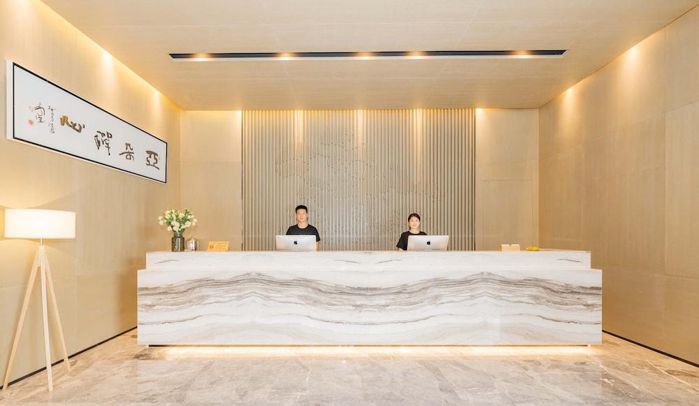 Atour Xujiahui 3*